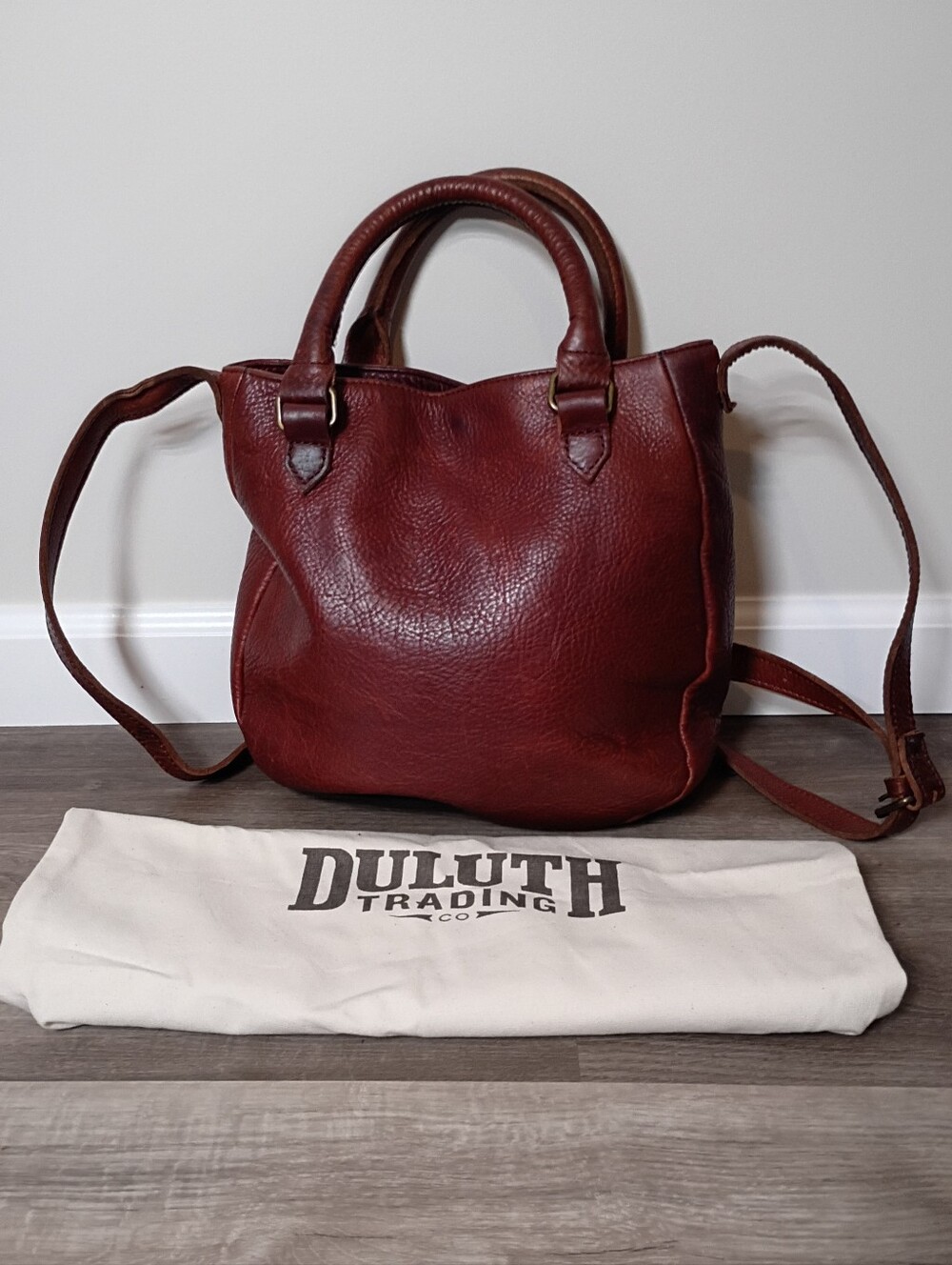 Duluth Trading Women's‎ Classic Genuine Lifetime Leather Saddle Crossbody Bag